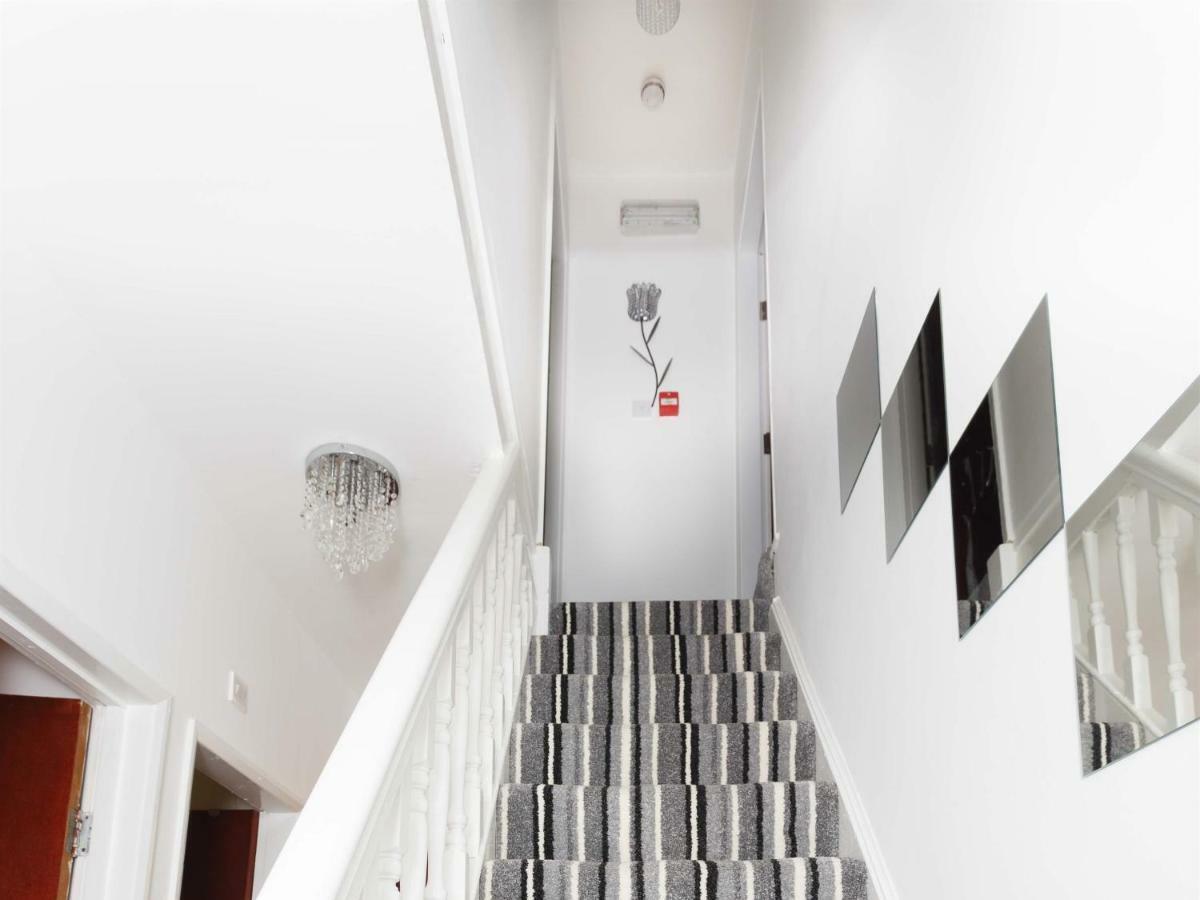 Ruth Apartments Leeds  Exterior photo